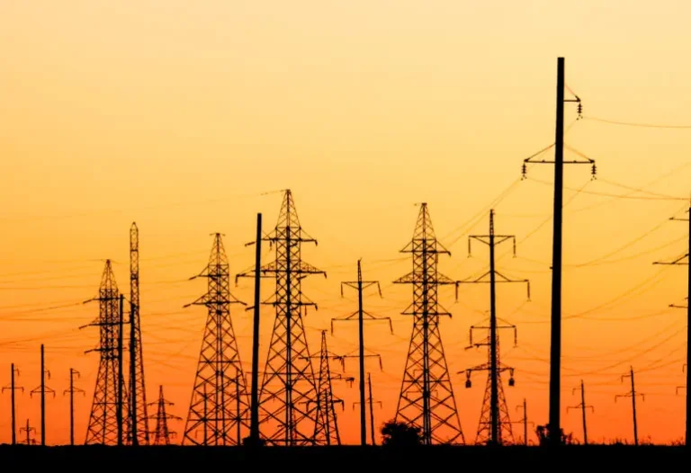 Distribution Power Lines