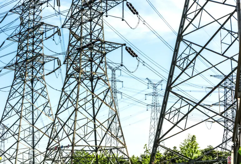 The Role of Cross-Arms in Ensuring Electrical Line Stability